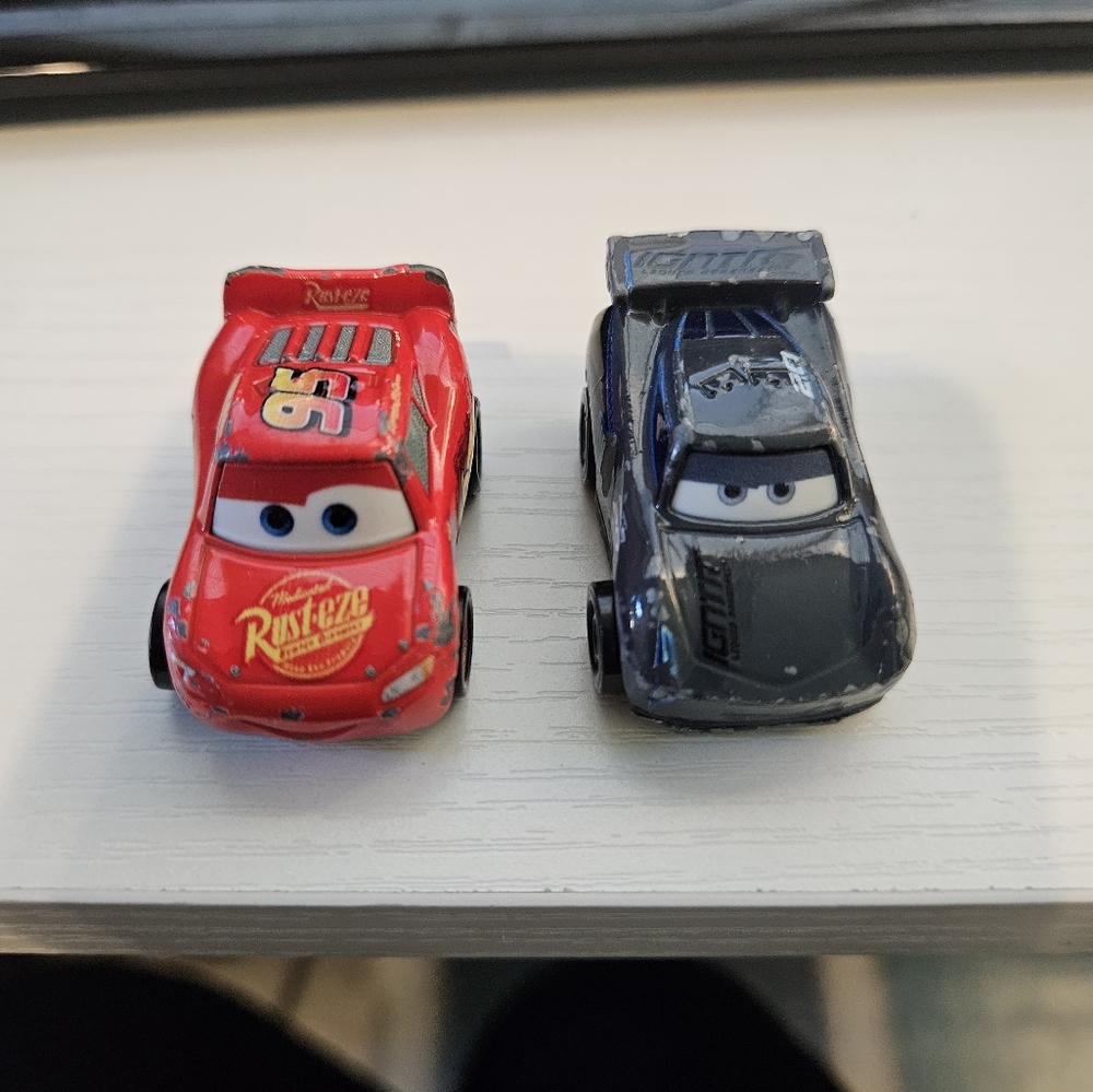Lighting McQeen and Jackson Storm Mini Racers